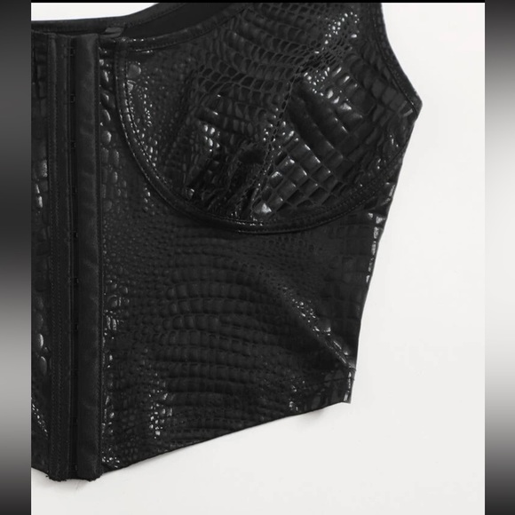 💄2 for 15$💄Shein Women’s Faux Leather Sleeveless Top Size Small (EU36) US - Picture 3 of 8